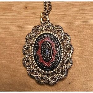 Vintage Sarah Coventry Oval Pendant Necklace Style Ornate Gold Tone
